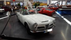Image 1/8 of Alfa Romeo 2600 Spider (1963)