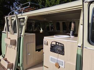Image 9/30 of Volkswagen T2 Brasil Camper (1982)