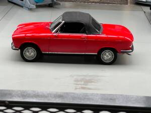 Image 11/39 of Peugeot 204 Convertible (1968)