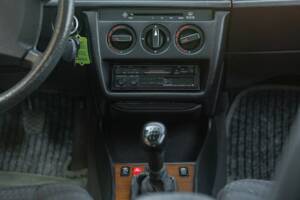 Imagen 27/45 de Mercedes-Benz 190 E (1989)
