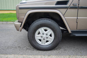 Afbeelding 25/30 van Mercedes-Benz 300 GE (SWB) (1991)