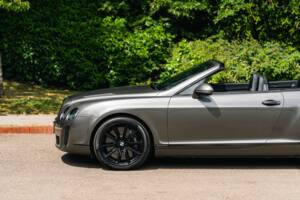 Immagine 30/50 di Bentley Continental GTC (2010)
