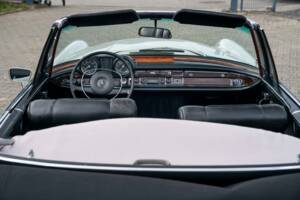 Image 18/30 of Mercedes-Benz 280 SE 3,5 (1969)