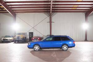 Image 3/113 of Audi S6 Plus Avant (1996)