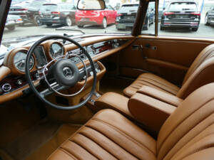 Imagen 8/25 de Mercedes-Benz 280 SE 3,5 (1971)