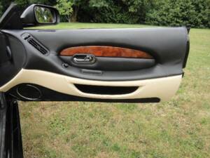 Image 20/30 de Aston Martin DB 7 Vantage Volante (2003)