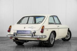 Imagen 47/50 de MG MGB GT (1966)