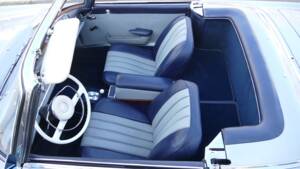 Image 22/34 de Mercedes-Benz 230 SL (1966)