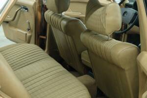 Image 42/50 de Mercedes-Benz 350 SE (1973)
