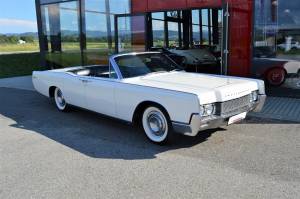 Image 16/50 of Lincoln Continental Convertible (1967)