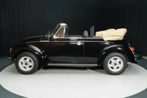 Image 5/8 of Volkswagen Beetle 1303 (1976)