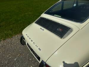 Image 14/44 of Porsche 912 (1968)