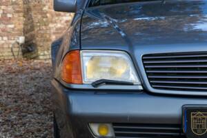 Image 19/50 of Mercedes-Benz 500 SL (1991)