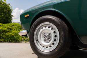 Image 35/83 of Alfa Romeo Giulia GT 1300 Junior (1968)