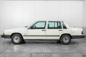 Image 9/50 of Volvo 740 GL (1987)