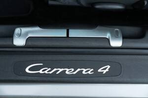 Image 44/50 of Porsche 911 Carrera 4 (1999)