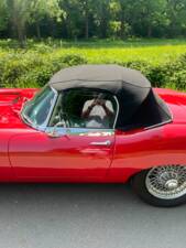 Image 7/8 de Jaguar E-Type (1971)