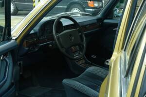 Image 17/76 of Mercedes-Benz 350 SEL (1977)