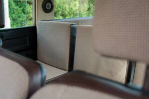 Image 30/50 de Land Rover Defender 110 (1983)