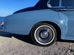 Image 30/46 of Bentley S 2 (1961)