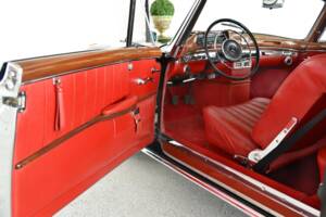 Bild 22/38 von Mercedes-Benz 220 SE (1960)