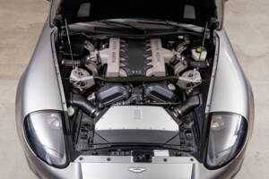 Bild 28/29 von Aston Martin V12 Vanquish (2001)