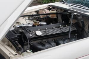 Image 29/50 of Jaguar XJ 6 4.2 (1972)