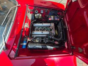 Image 12/45 of Alfa Romeo Giulia GT 1300 Junior (1973)
