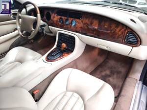 Bild 44/65 von Jaguar XKR (1998)