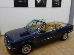 Bild 8/15 von BMW 320i (1988)