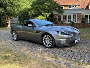 Image 4/40 of Aston Martin V12 Vanquish (2002)