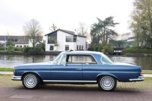 Image 10/27 de Mercedes-Benz 280 SE 3,5 (1971)