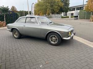 Image 5/31 de Alfa Romeo Giulia 1600 Sprint GT (1966)