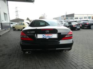 Bild 6/18 von Mercedes-Benz SL 500 (2009)
