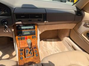 Image 14/23 of Mercedes-Benz SL 500 (1998)