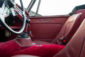 Image 13/50 of Austin-Healey 3000 Mk II (BJ7) (1962)