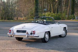 Image 11/42 of Mercedes-Benz 190 SL (1961)