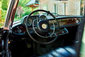 Imagen 158/199 de Mercedes-Benz 280 SE 3,5 (1971)