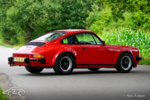 Image 52/63 of Porsche 911 Carrera 3.2 (1986)