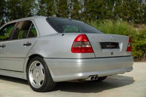 Image 18/50 of Mercedes-Benz C 36 AMG (1995)