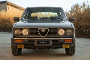 Image 11/50 of Alfa Romeo Alfetta Quadrifoglio Oro (1984)