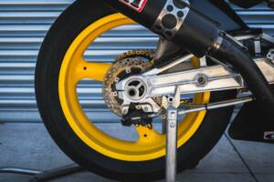 Bild 40/50 von Kawasaki ZX-R 750 (1989)