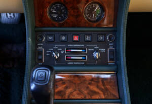 Image 17/26 of Bentley Continental R (1994)