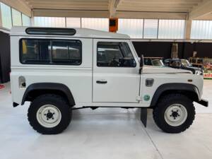 Bild 22/61 von Land Rover Defender 90 Td5 (2000)