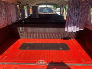 Bild 5/17 von Volkswagen T2b Kleinbus (1974)