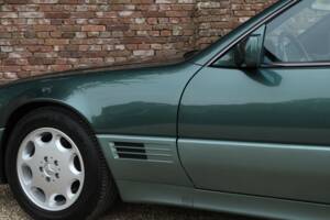 Image 27/50 of Mercedes-Benz 300 SL-24 (1992)
