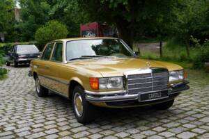 Imagen 7/19 de Mercedes-Benz 350 SE (1977)