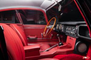 Image 2/4 de Jaguar Type E 4.2 (1966)