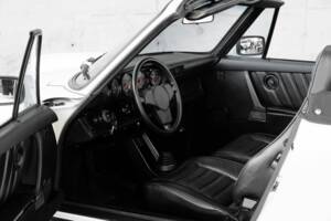 Image 14/46 de Porsche 911 Carrera 3.2 (1984)
