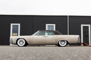 Bild 8/100 von Lincoln Continental Convertible (1965)